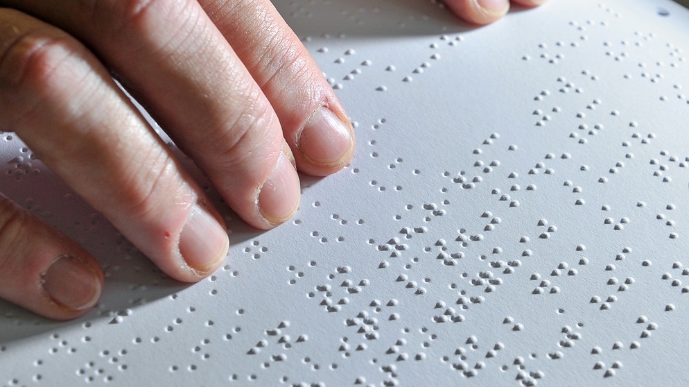 Τιμοκατάλογοι για τυφλούς στα καταστήματα Εστίασης με την γραφή Braille