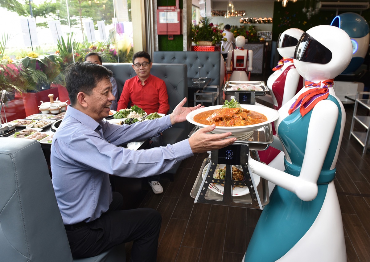 Ρομπότ σε θέση υπαλλήλων λανσάρει η Alibaba