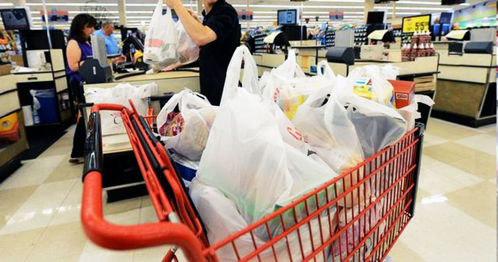 Ακρίβυνε η τιμή της πλαστικής σακούλας με την είσοδο του 2019