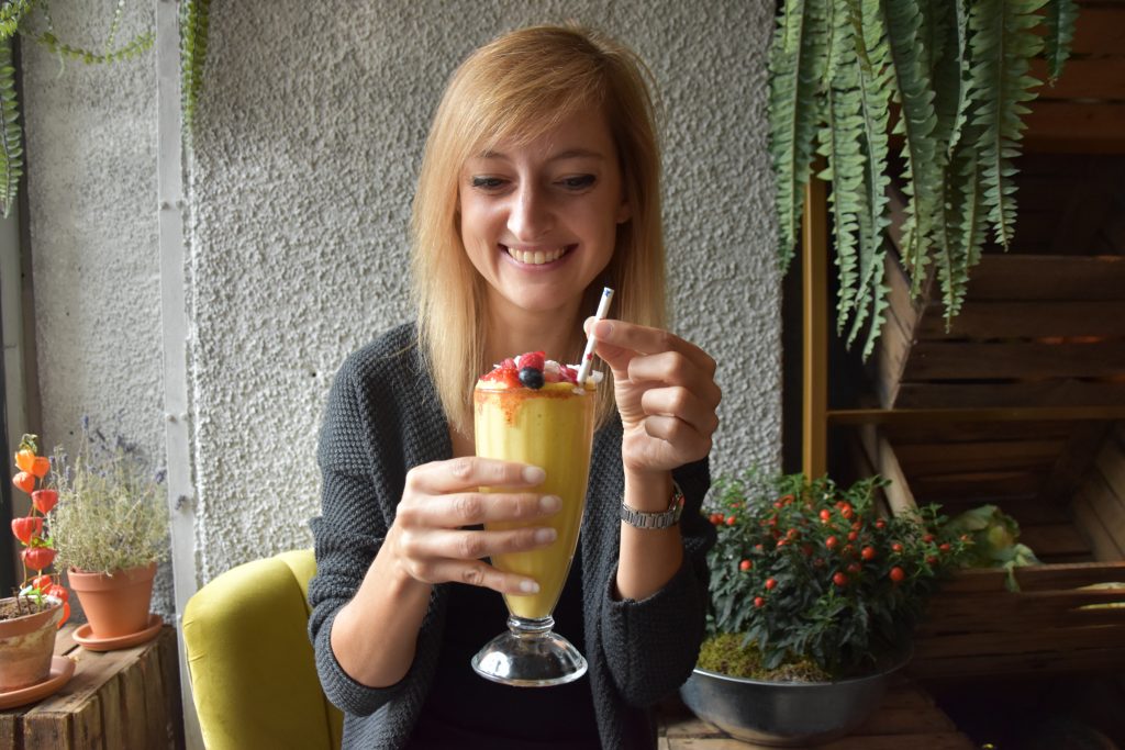 Η Ολλανδή food blogger Αnne de Graaf αναγνώρισε τη Χαλκιδική στους top vegan προορισμούς