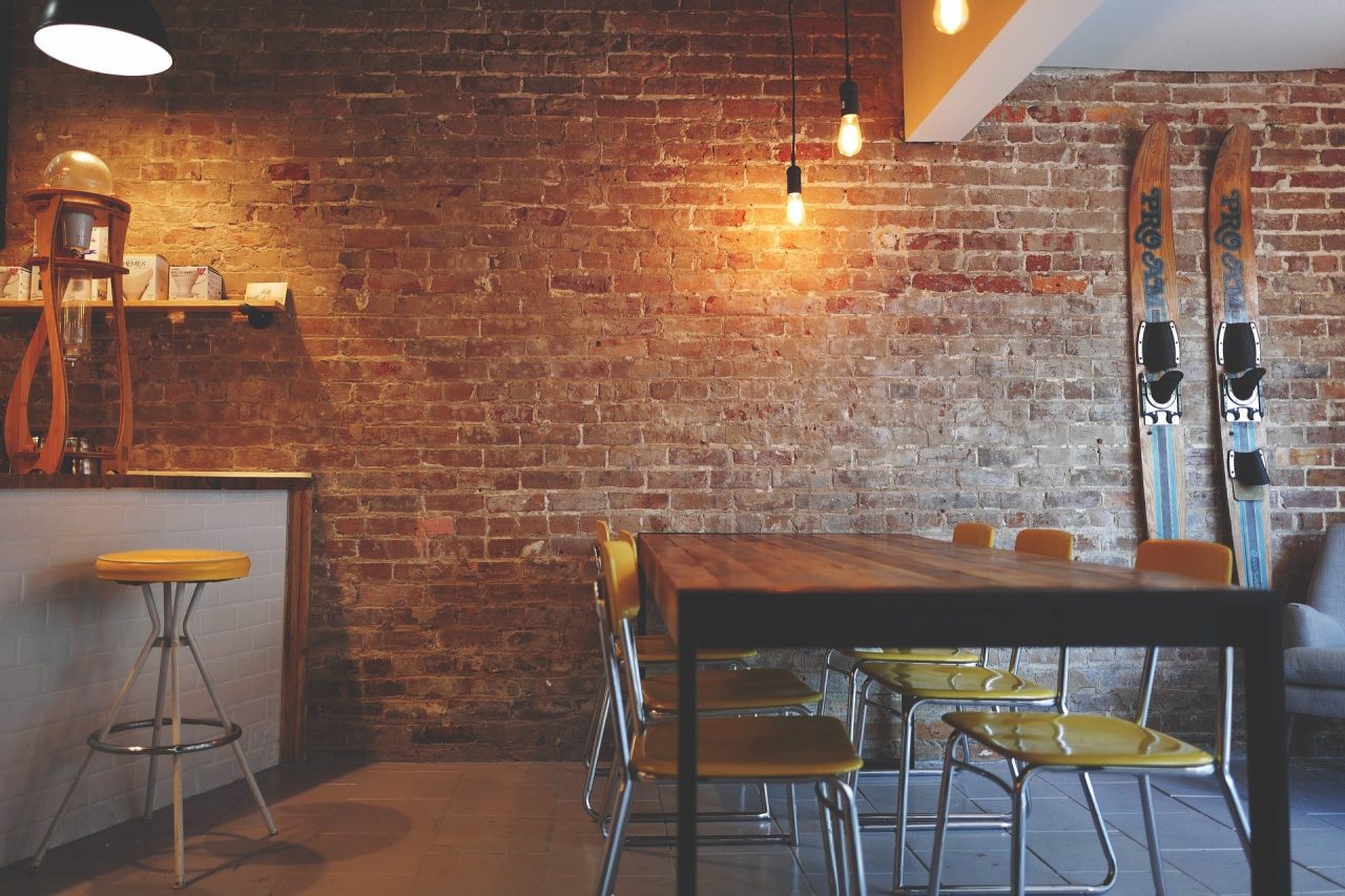 Πώς θα ανοίξουν εστιατόρια, καφετέριες και μπαρ – Όλοι οι κανόνες (ΣΧΕΔΙΑΓΡΑΜΜΑΤΑ)