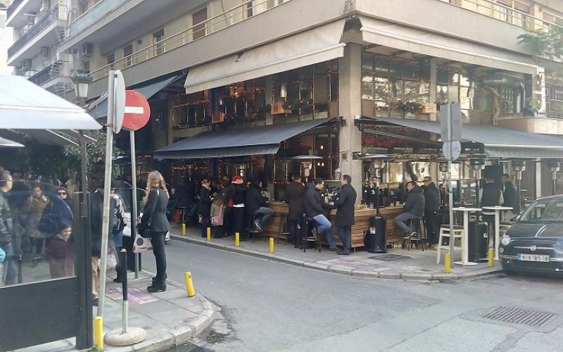 Κορωνοϊός: «Κλειστά καφέ – μπαρ, εστίαση και μετά την Πρωτοχρονιά στη Θεσσαλονίκη»